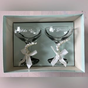 💒 Vintage Bride and Groom Champagne Glasses 💒